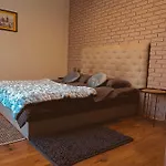 Apart23 *